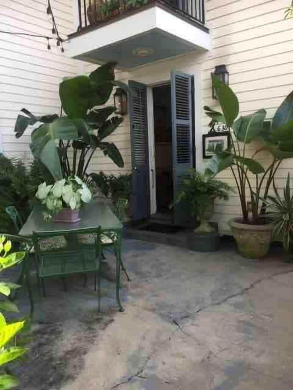 A beautiful entrance to our apartment. Our guests park in front and unload their cars within steps to the front door, or Uber here from the airport .