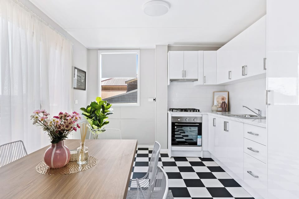 Kitchen & dining area. 