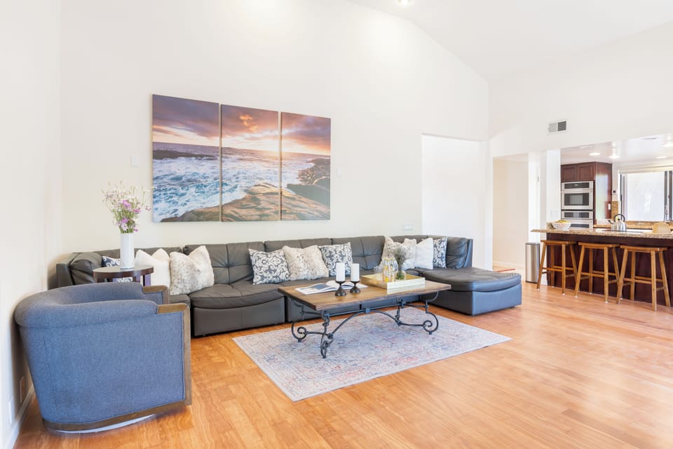 2nd living area.