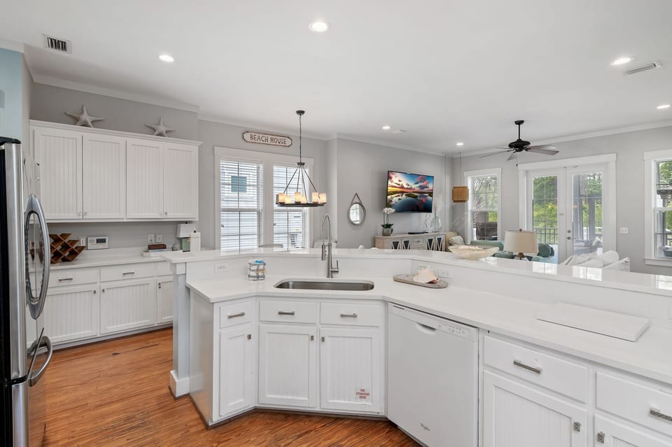 Salty Seagull - Seacrest - First Floor - Kitchen