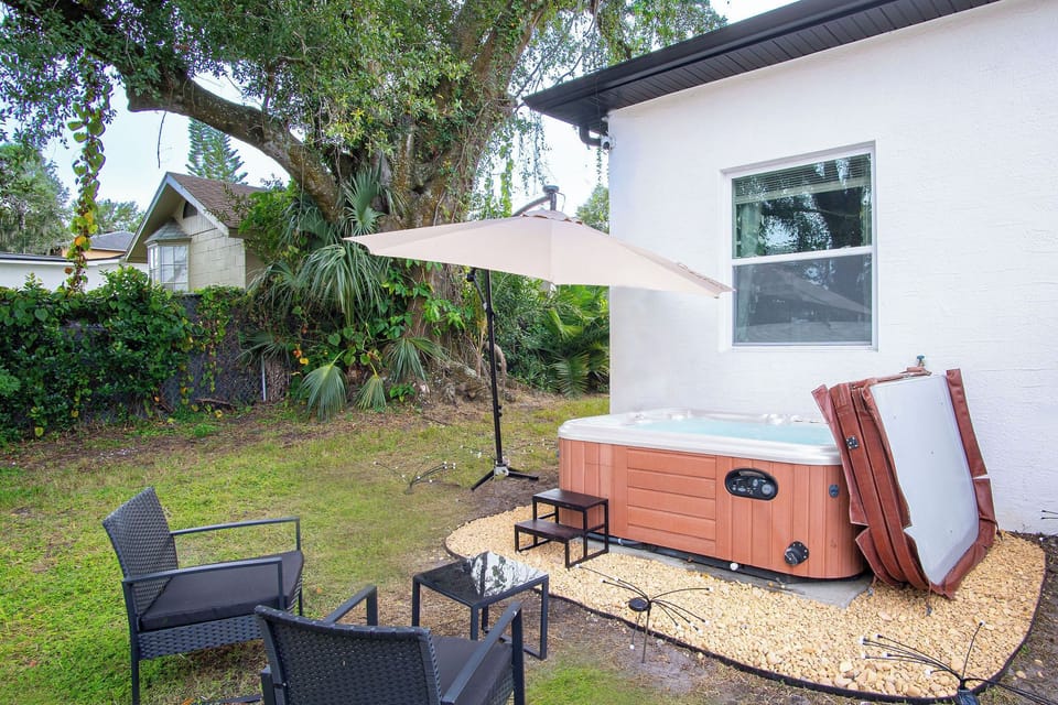 Outdoor spa tub