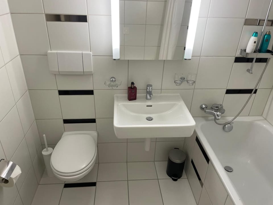 bathroom (1)