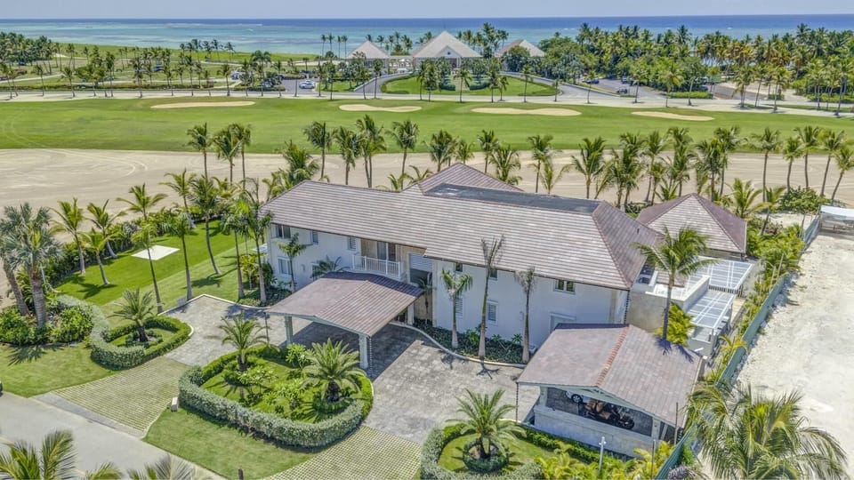 La Cana H9 - Exquisite  Villa with Golf View (4344)