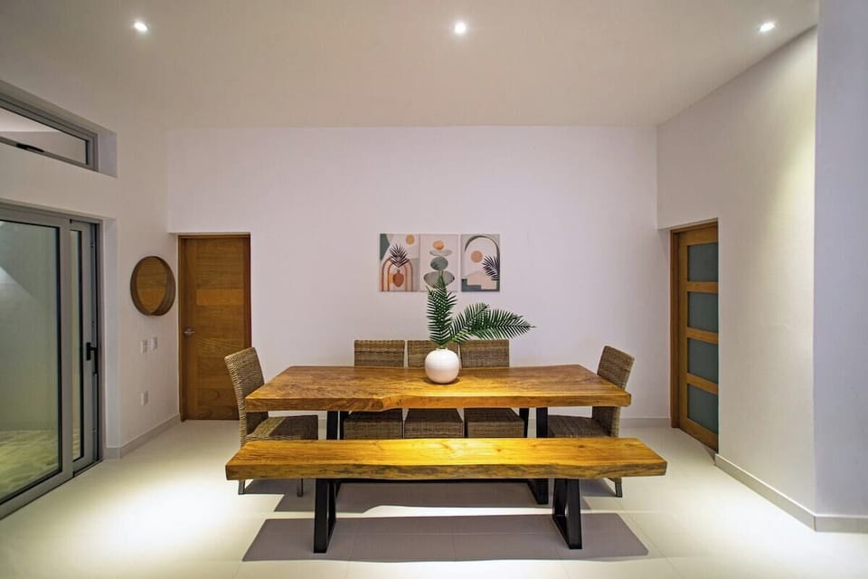 V30a 3 bedroom  · Tranquil Oasis with Stunning Ocean Views (1032)