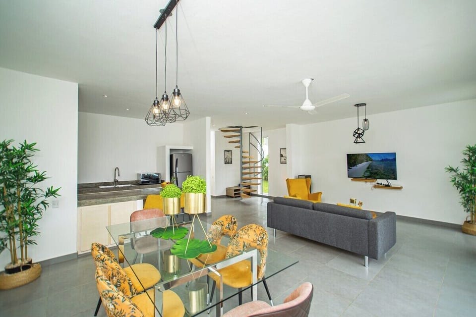 V18a Casa Sueño  · Cozy 2-Level Villa w/ Pool around the mountain (443)