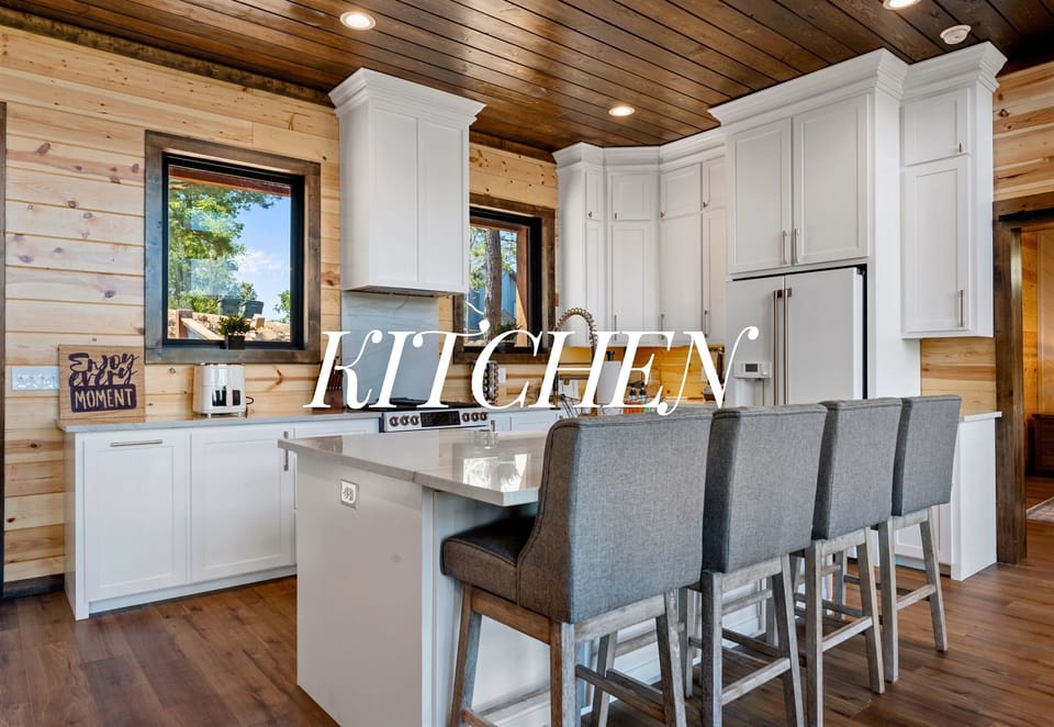 This kitchen is a chef's dream! Modern appliances and plenty of space to cook your favorite meals.