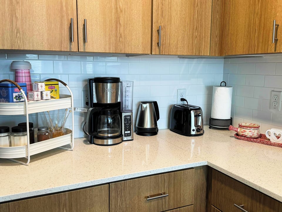 Kitchen amenities