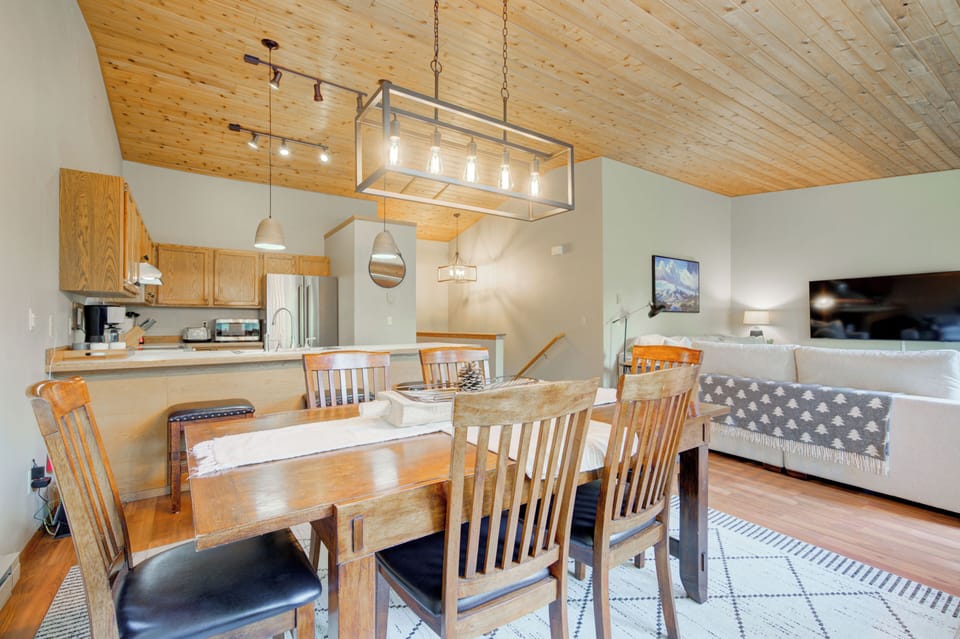 Come dine with us!