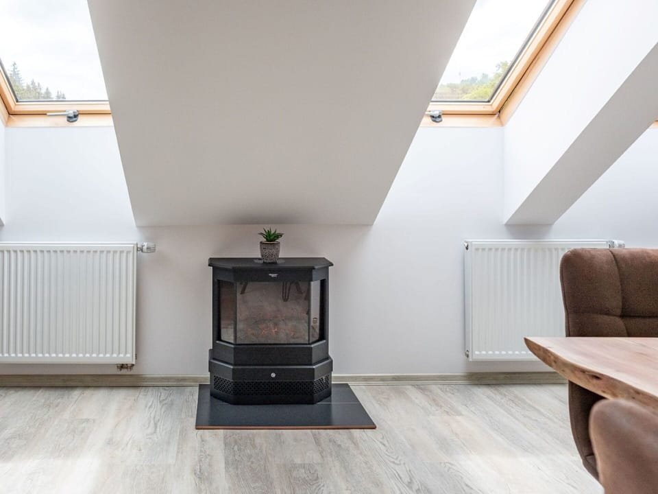 Furniture, Wood, Flooring, Floor, Living Room, Building, Hardwood, Comfort, Wood Stain, Laminate Flooring