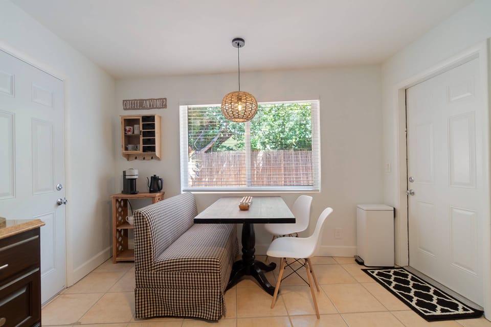 Breakfast nook