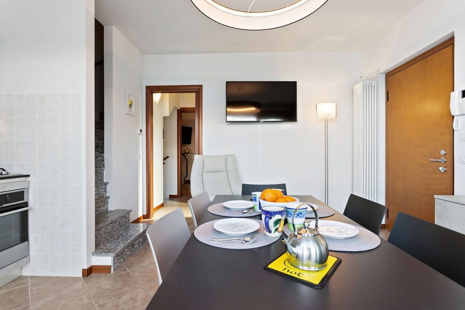 Dining Room, Kitchen