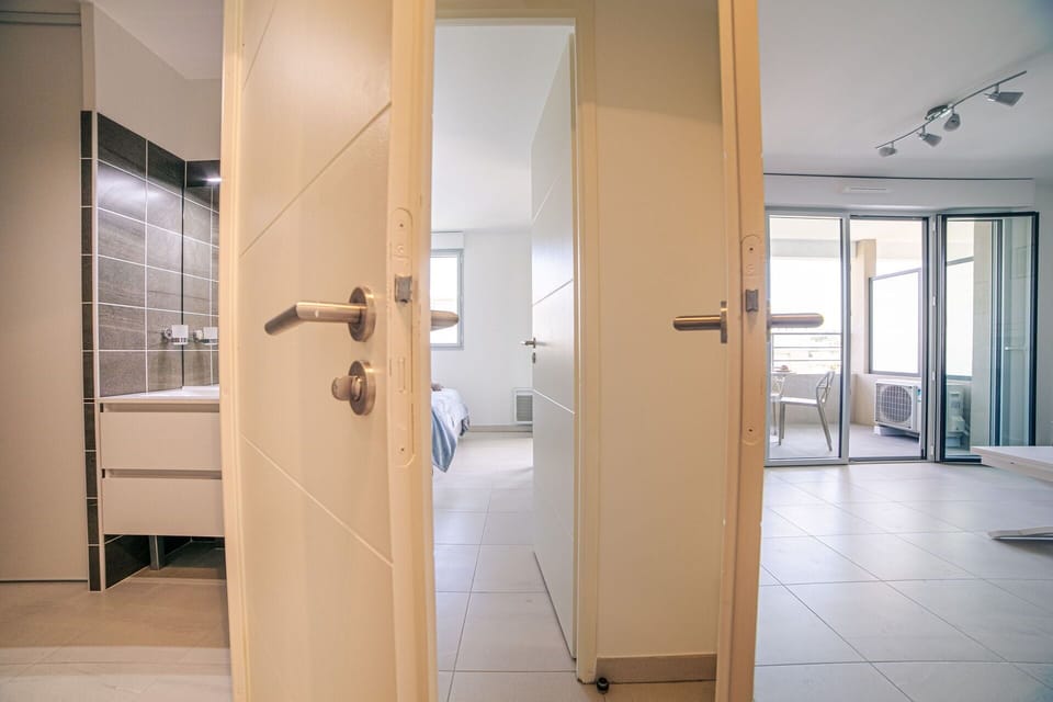 Bathroom, Bedroom, Living Room