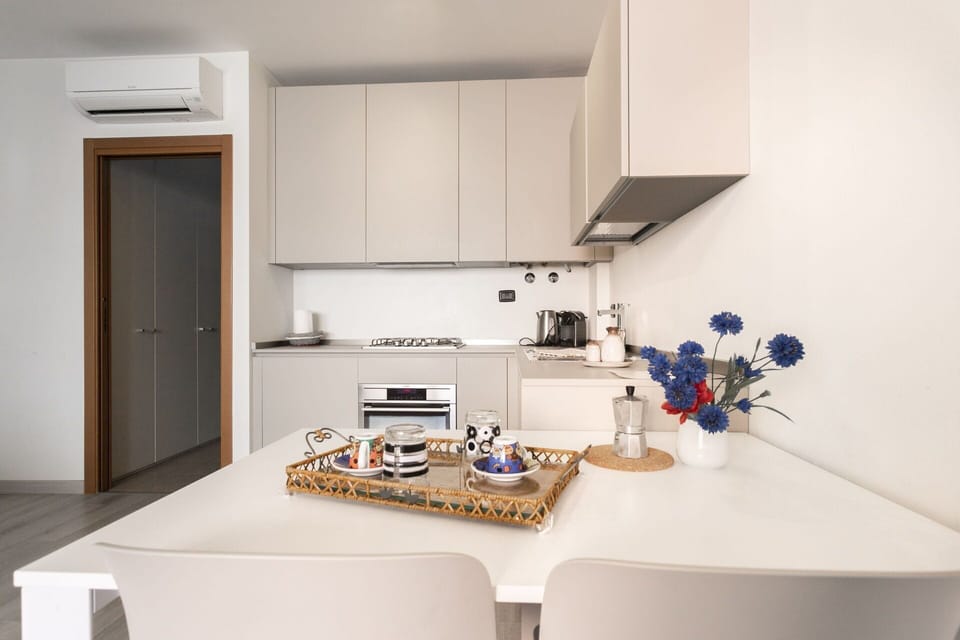 Dining Room, Kitchen, Summer