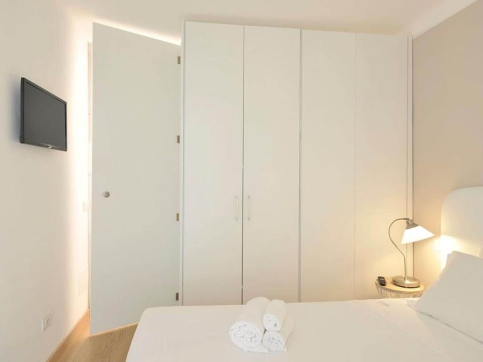 Autumn, Bedroom