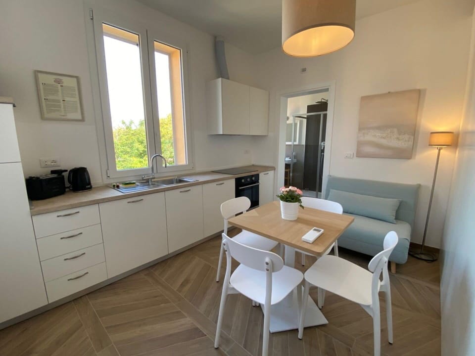 Bedroom, Kitchen, Living Room