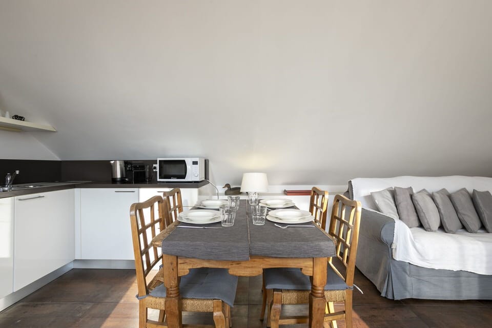 Dining Room, Kitchen