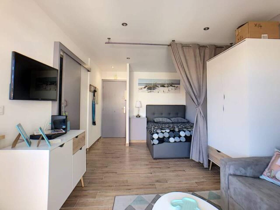 Bedroom, Living Room