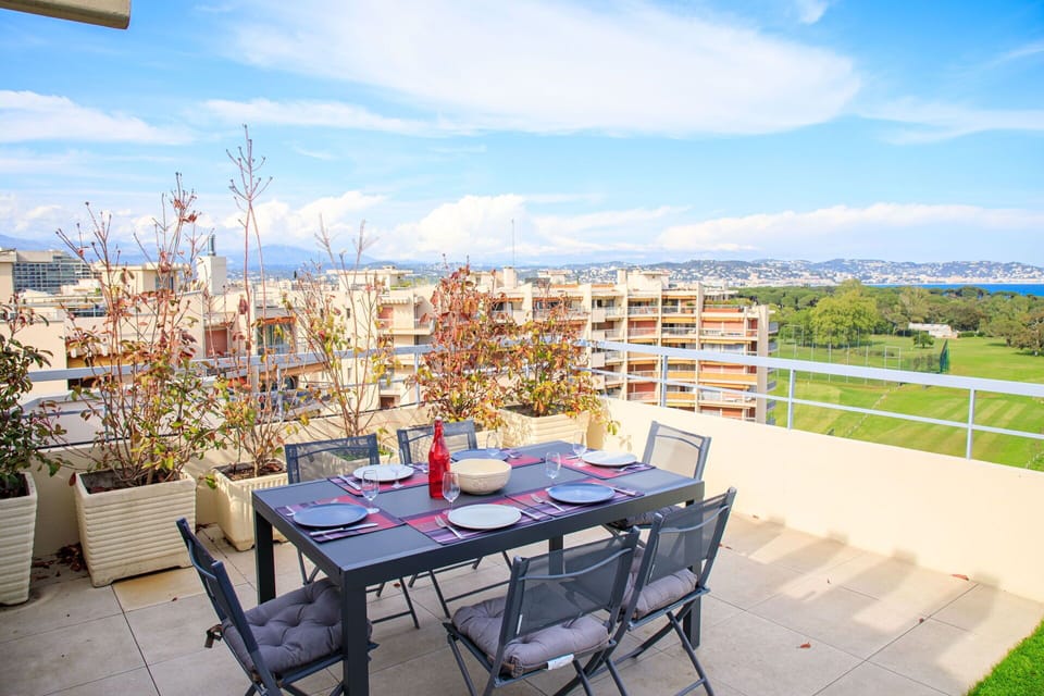 Balcony / Terrace / Patio