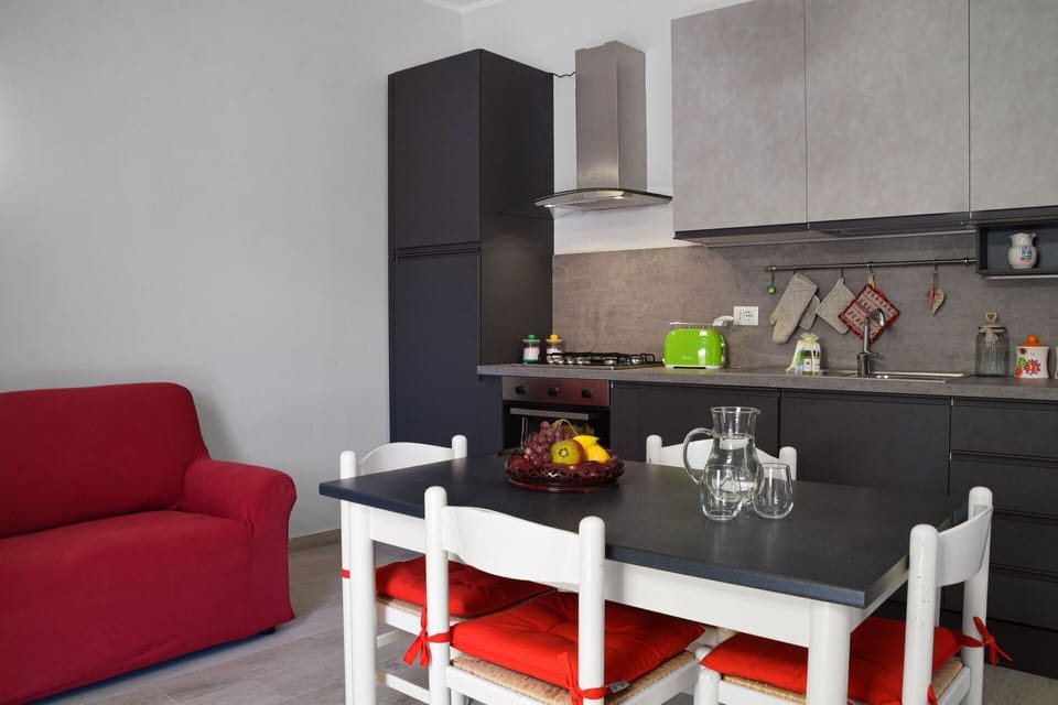 Dining Room, Kitchen