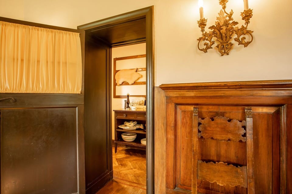 Room Detail