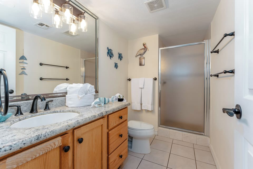 Full Guest Restroom