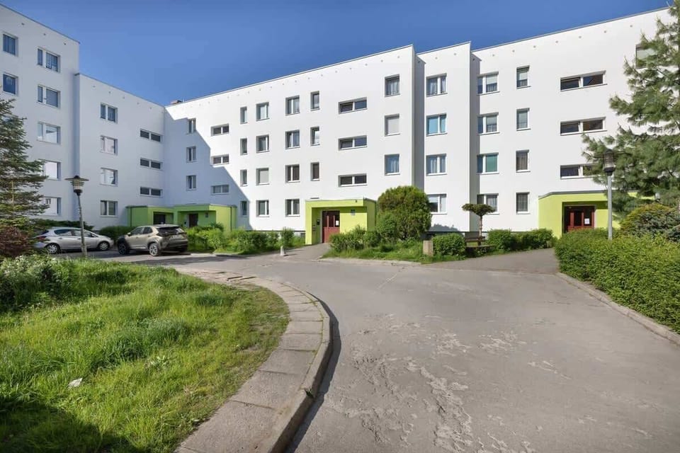 Enjoy easy access to the city's attractions from this well-located building. 