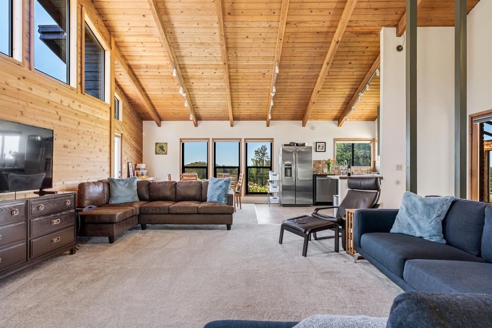 Light bright and airy! Beach is a 1 min drive away!