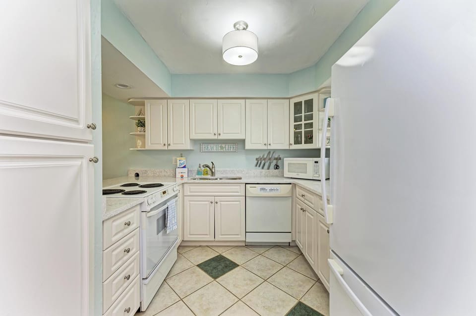 Anna Maria Island Runaway Tropical Waves-Pet Friendly