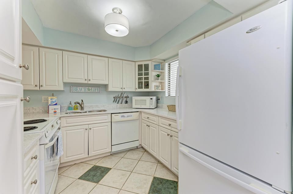 Anna Maria Island Runaway Tropical Waves-Pet Friendly
