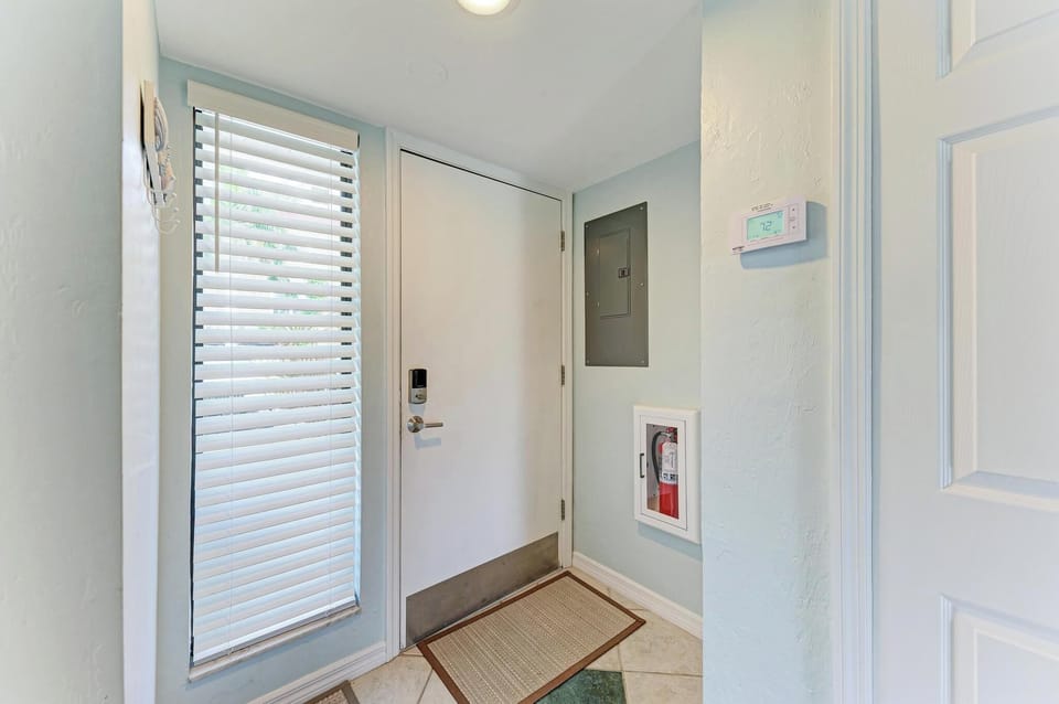 Anna Maria Island Runaway Tropical Waves-Pet Friendly
