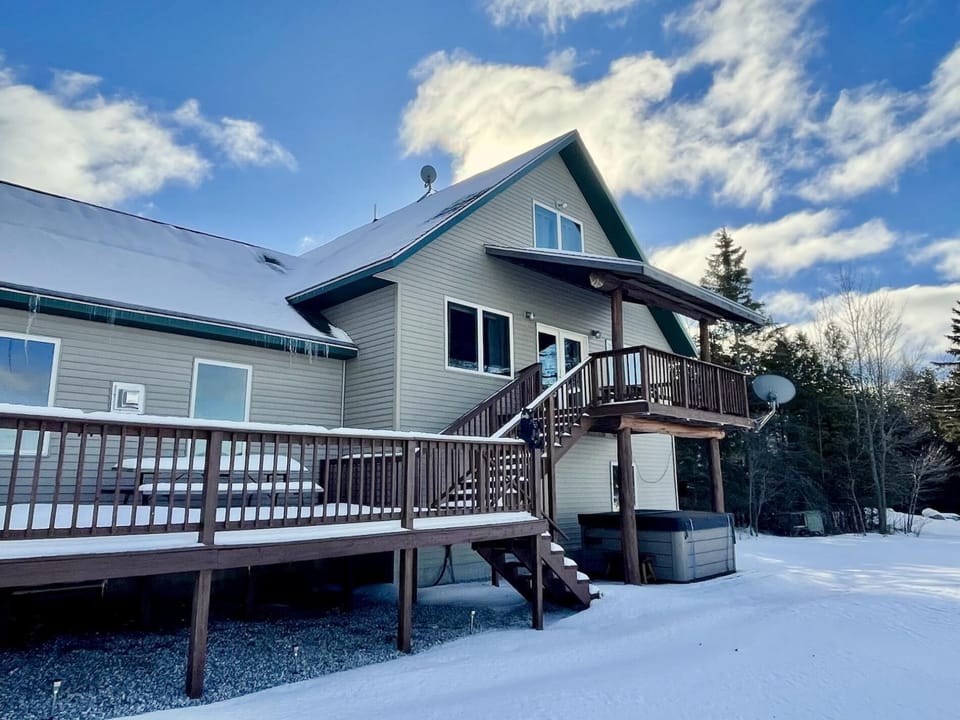 Woodsmoke Lodge on Drummond Island (5216)