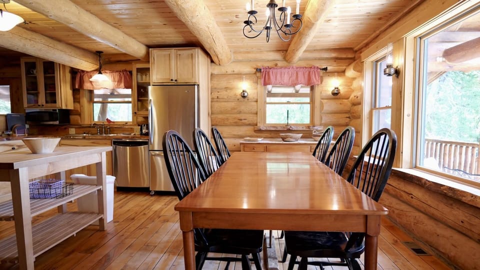 Bootjack Lodge on Drummond Island (2626)