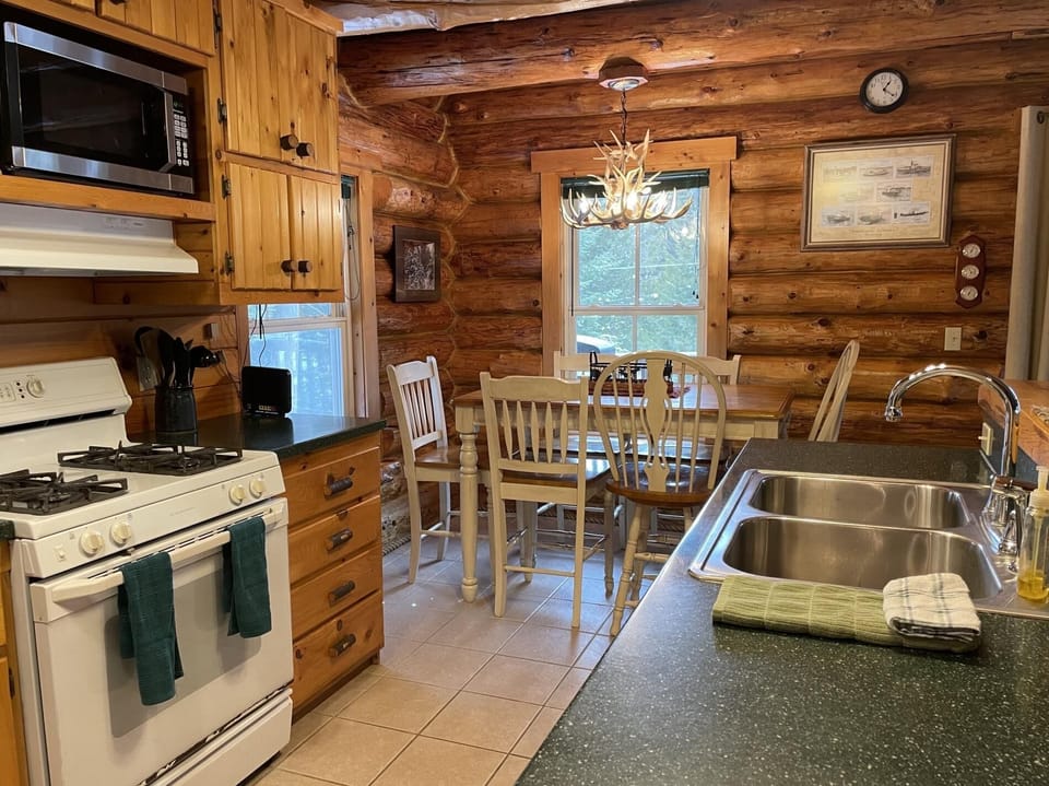 Knots Landing on Drummond Island (3232)