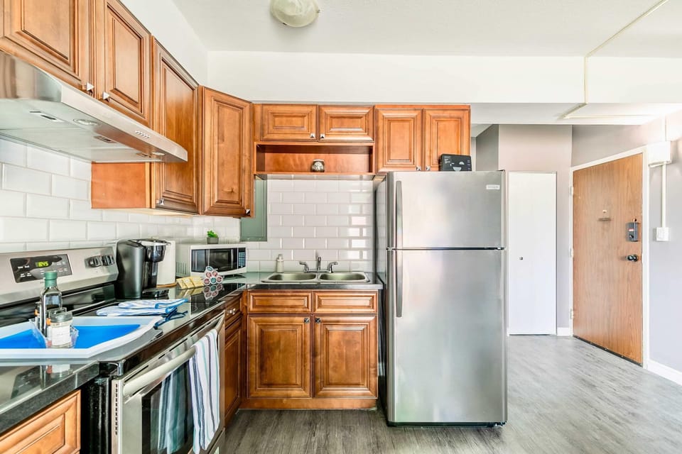 Fully Equipped Open Style Kitchen