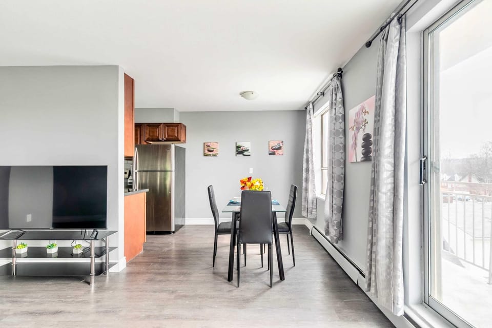 Spacious Living Area With A Sofa Bed, Smart TV, And High-Speed Internet For Entertainment