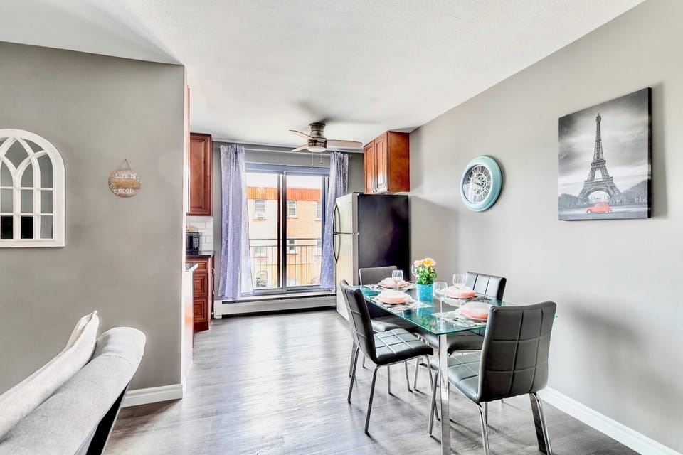 Modern Dining Space With Elegant Decor And Natural Light