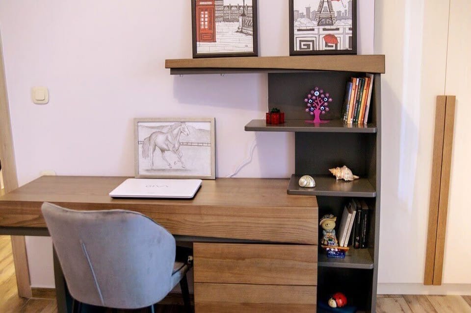 Bedroom 2: desk for remote work
