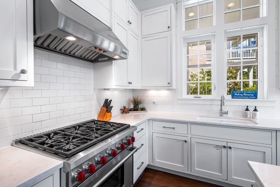 Wolf Oven and 6-burner range features