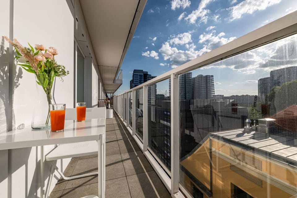 Private Balcony | Book Now with RENTUJEMY
