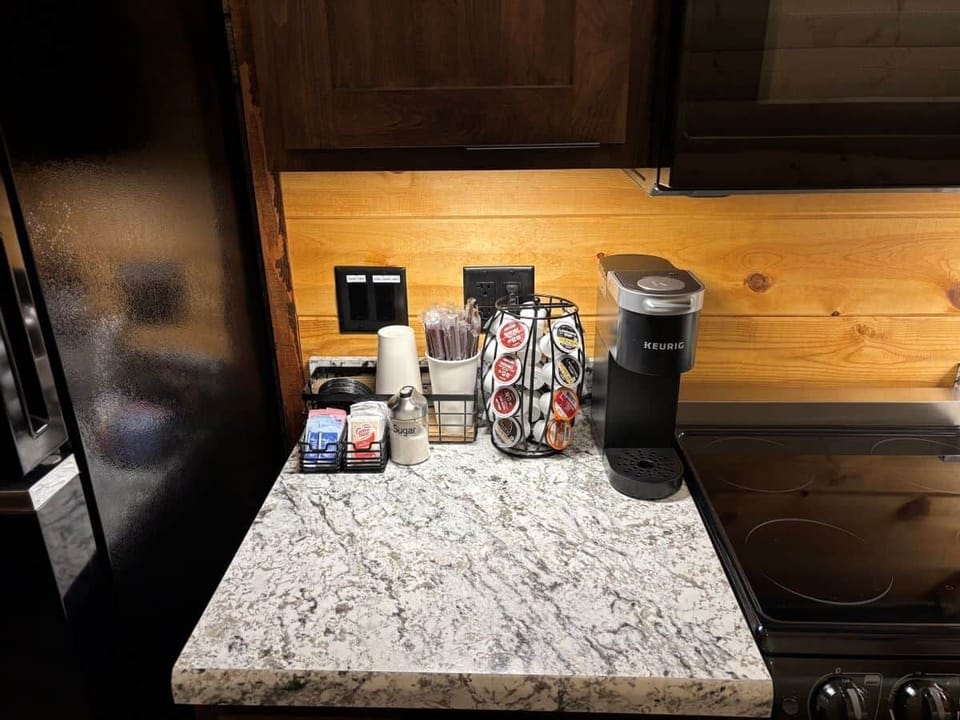 Limestone Lodge Comfort Cabin Coffee