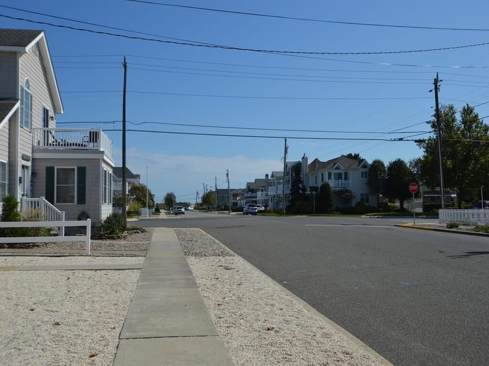 2 blocks to beach