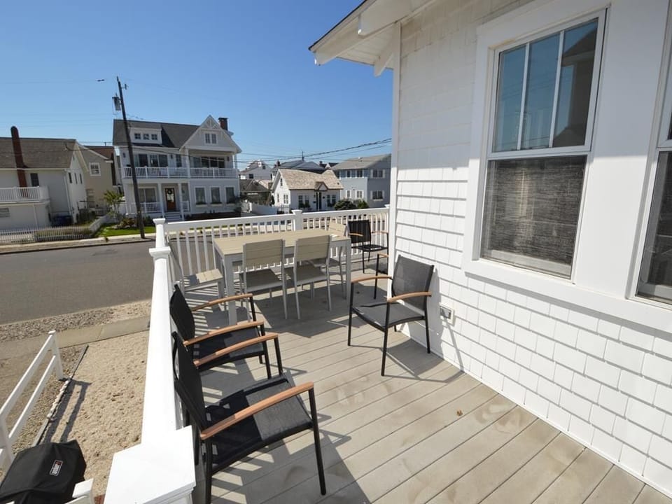 2nd floor sundeck