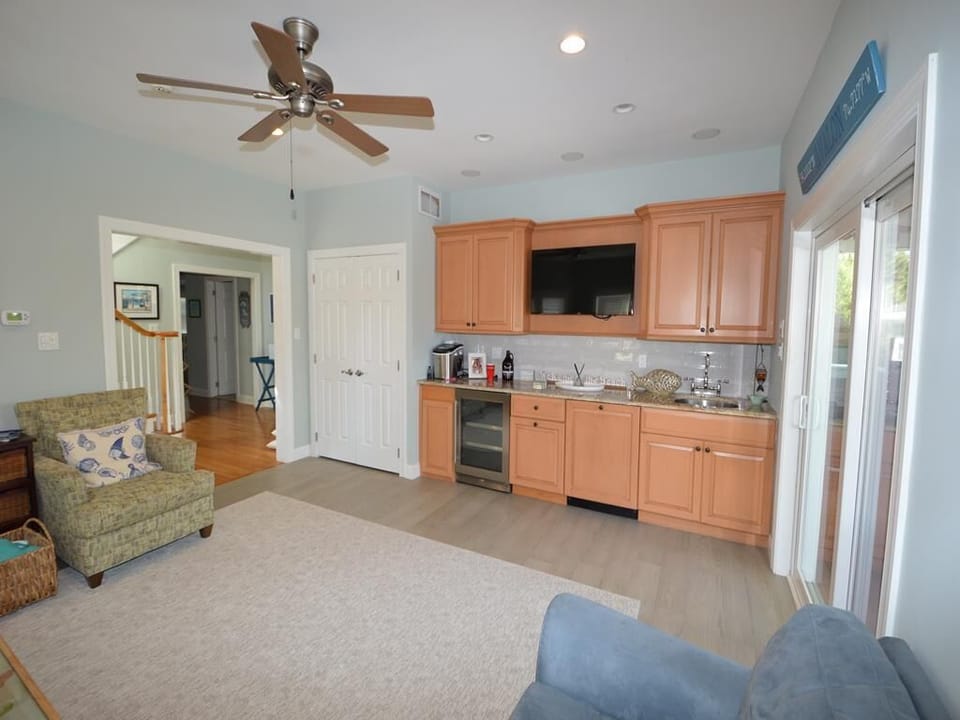 Convenient wet bar in family room