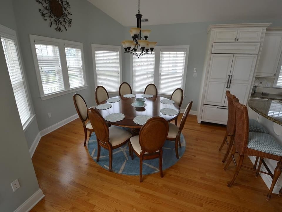 Large dining table plus counter stools
