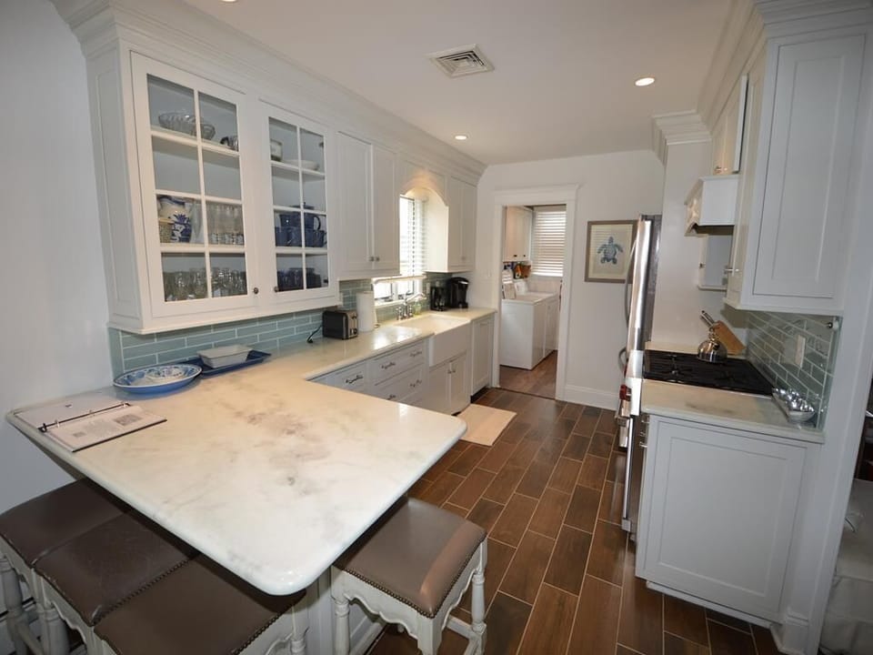Breakfast bar