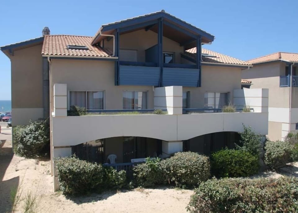 Cosy and comfortable, the resort offers well-designed apartments just steps away from the beach.