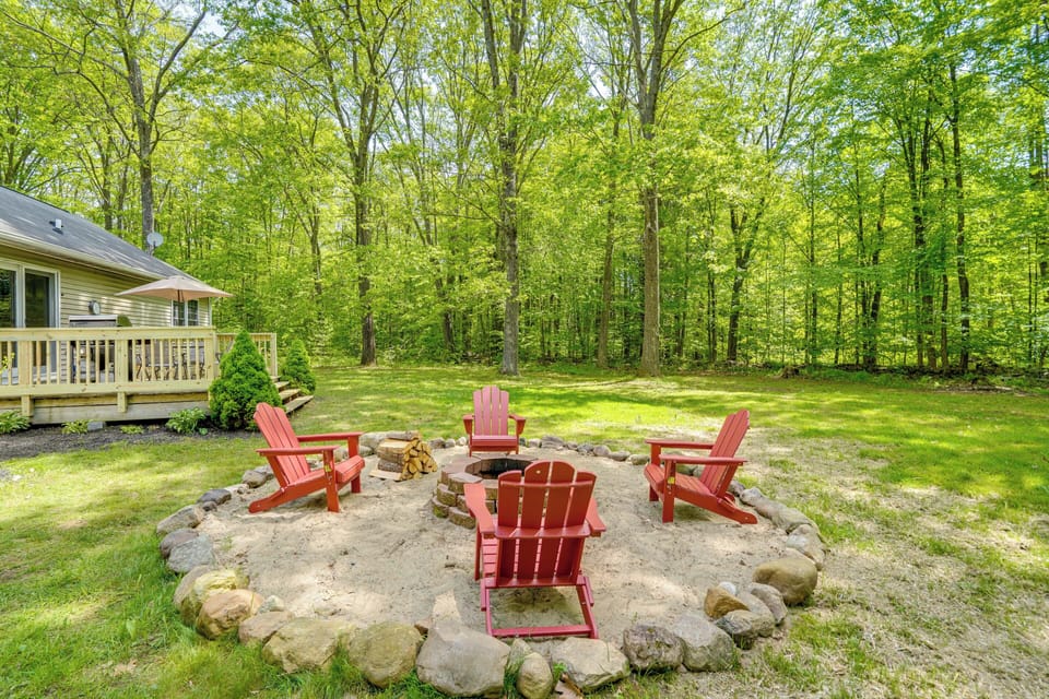 Porter Corners Vacation Rental | 3BR | 2BA | 3 Steps to Enter | 1,560 Sq Ft