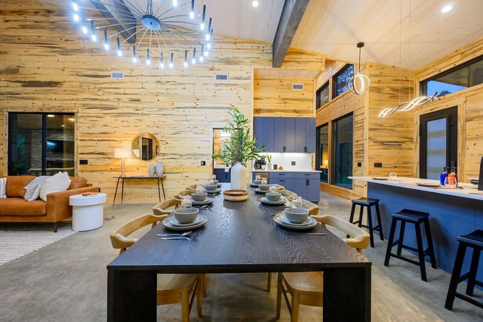 From hearty breakfasts to candlelit dinners—this table is the heart of your cabin.