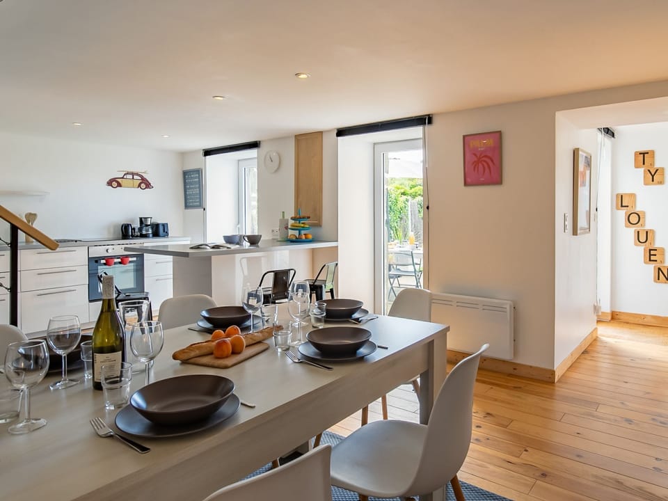 Kitchen / Dining Room