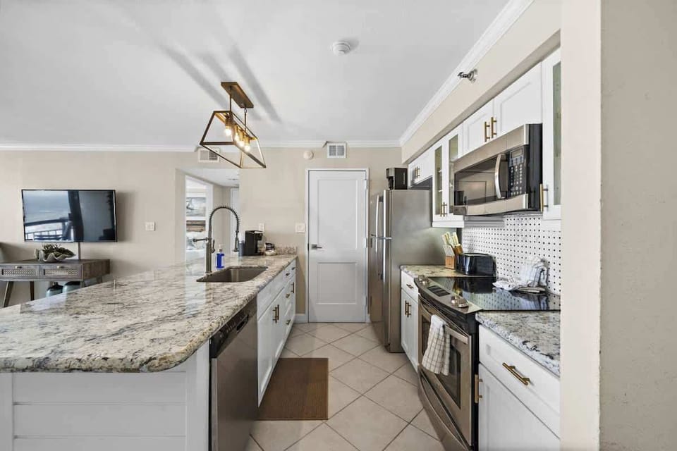 6-web-or-mls-Seawall Blvd Wide-13